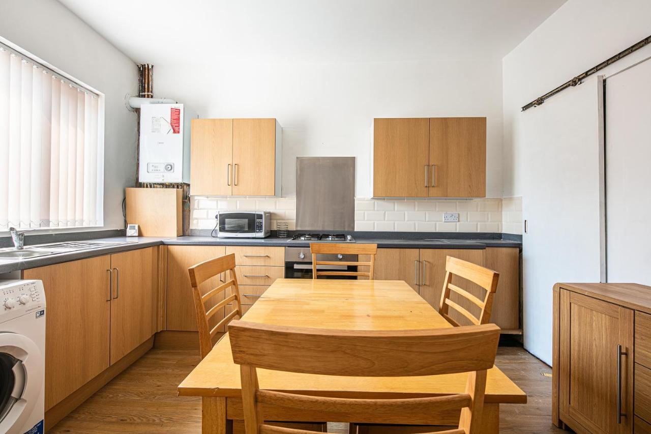 فيلا Rotherham'S Bond House المظهر الخارجي الصورة